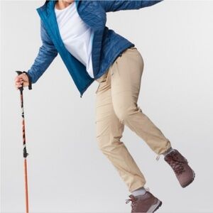 Athleta Trekkie Utility Cargo Pant Size 6 Ecru Khaki Hiking UPF 50+